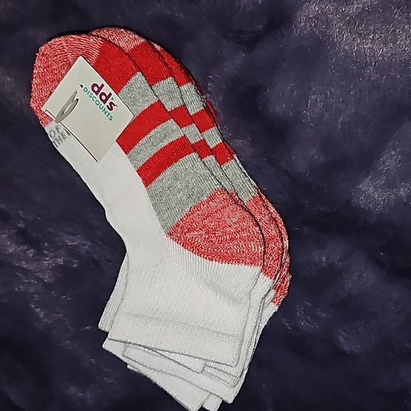 Fruit Of The Loom 4 Pack Kids Brand New White Quarter Socks Red Gray Cushion 3-5 - Picture 1 of 4